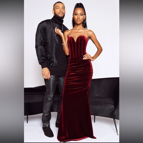 Falling For You Velvet Maxi Dress - Picture 5 of 6